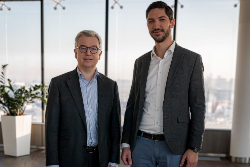 Raiffeisen integrates Bitpanda crypto trading solution into its mobile app.
Michael Höllerer, General Director of RLB NÖ-Wien
Lukas Enzersdorfer-Konrad, CEO of Bitpanda Technology Solutions