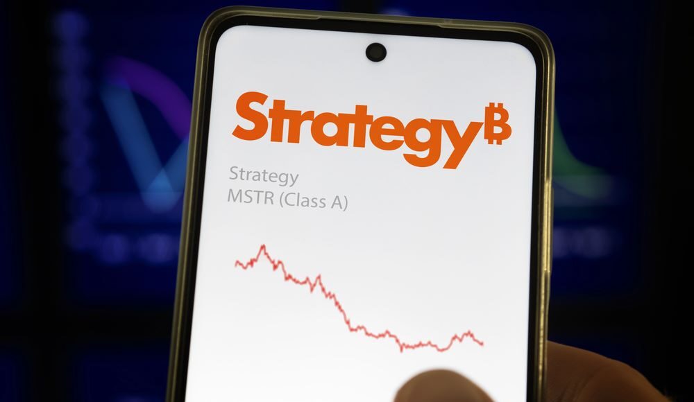 Strategy Turns to Bitcoin Sales to Support Preferred Dividends