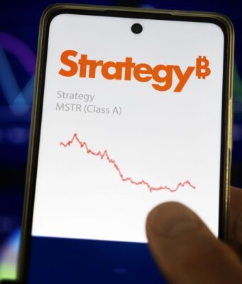 Strategy Turns to Bitcoin Sales to Support Preferred Dividends